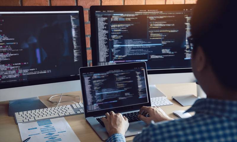 数据科学选型:R与Python如何赋能故城县网站建设?
